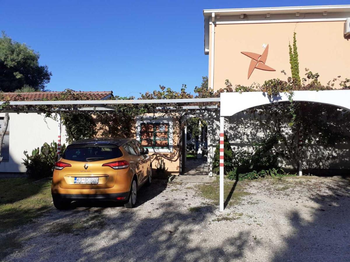 Apartments Rolovina Tivat Bagian luar foto