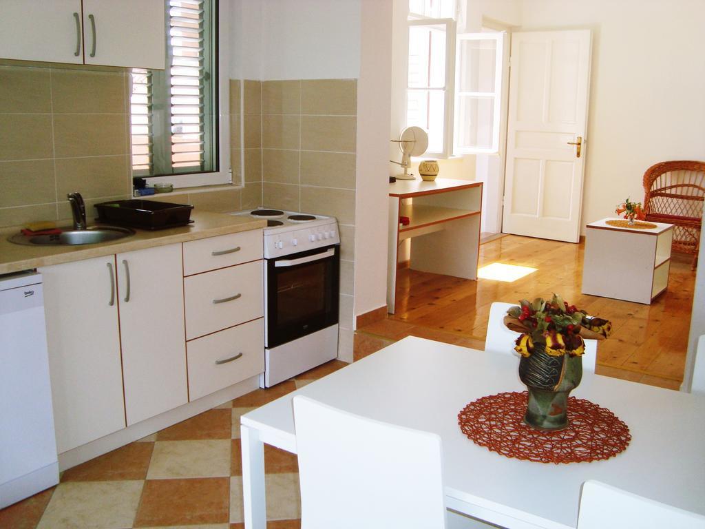 Apartments Rolovina Tivat Ruang foto
