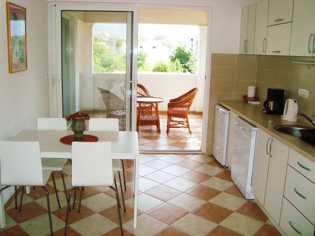 Apartments Rolovina Tivat Ruang foto