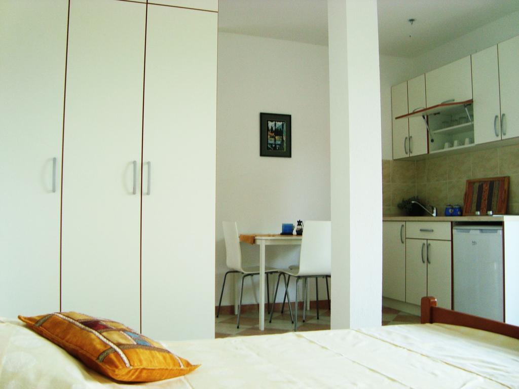 Apartments Rolovina Tivat Ruang foto